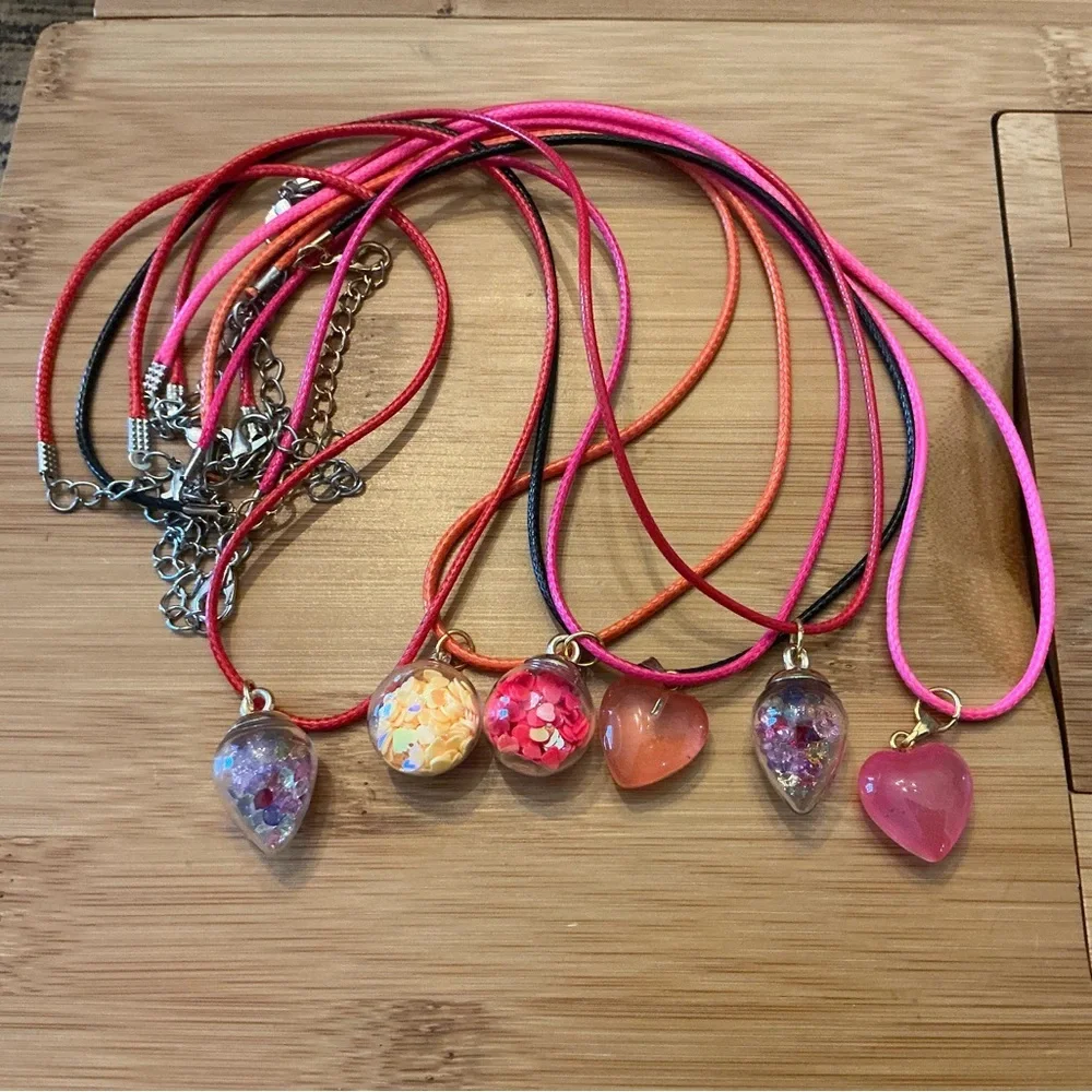 Set of 5 Pendant Necklace